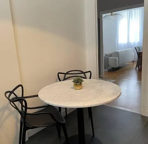 Le Lyon, Superbe De 120m2 아파트 브레스트